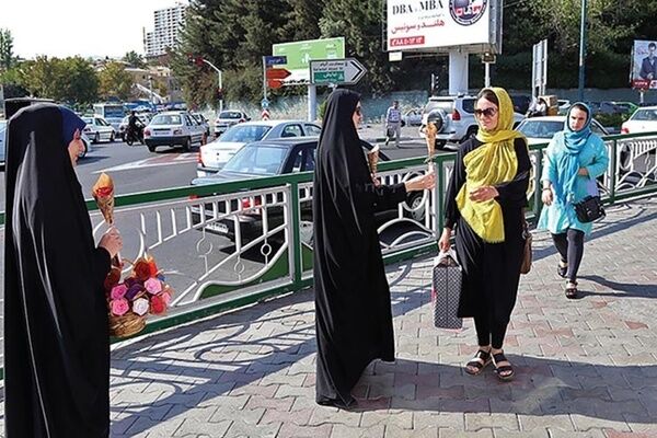 ماجرای جریمه افتادن شال و روسری، کوتاه بودن مانتو و آرایش غلیظ چه بود؟/ واکنش پلیس به لیست جریمه بدحجابی: تکذیب می‌کنیم!