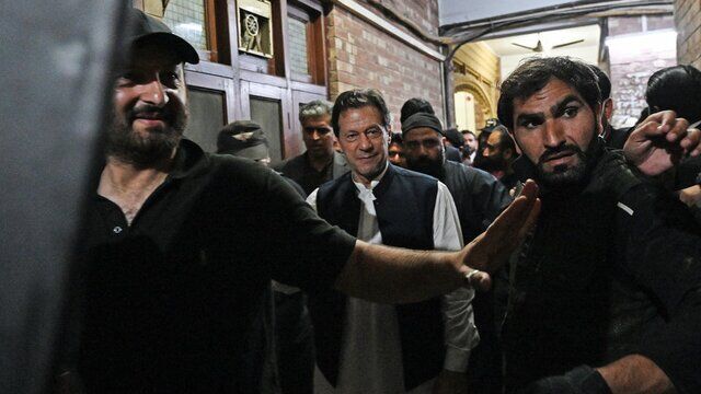 دادگاه عالی پاکستان حکم بازداشت عمران خان را تعلیق کرد