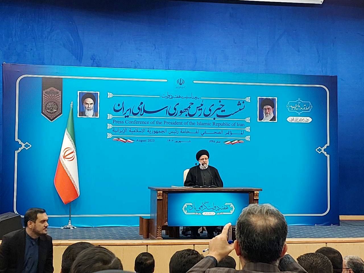 جامعه ملتهب نیست؛ آنهایی که در مقابل انقلاب‌اند ملتهب هستند
