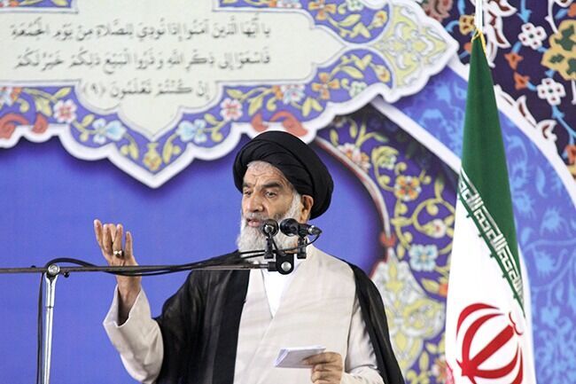 امام جمعه اهواز: تعرض به محارم در غرب عادی‌سازی شده است