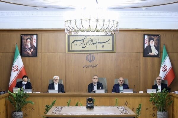 قانون انتصاب افراد در مشاغل حساس تحدید اختیارات رییس‌جمهوری است