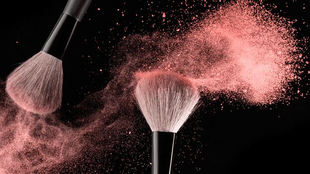 برای راه ‌اندازی کسب‌وکار آرایشی و بهداشتی چکار کنیم؟