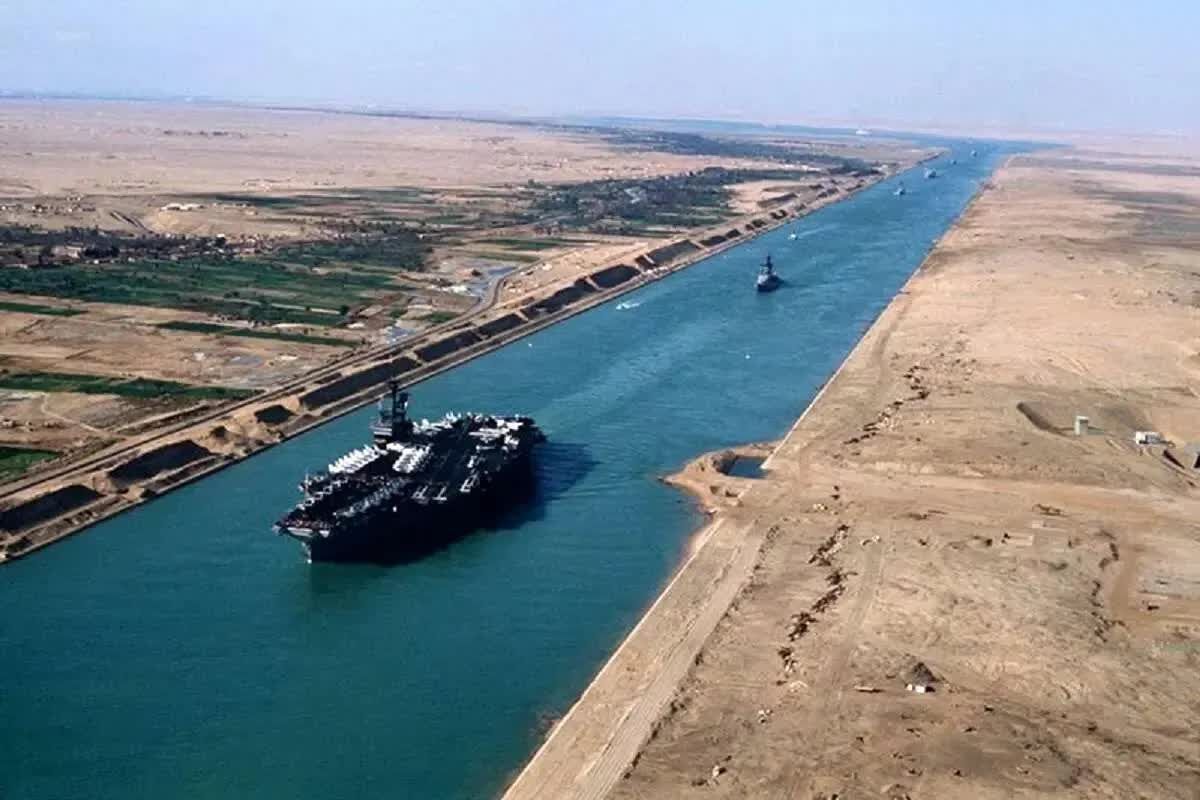 العربی الجدید به نقل از منابع مصری: قاهره تحرکات دیپلماتیک و امنیتی خود را برای مهار تشدید تنش‌ها در دریای سرخ و تنگه باب المندب، همزمان با افزایش حملات میان ایران و آمریکا، تشدید می‌کند