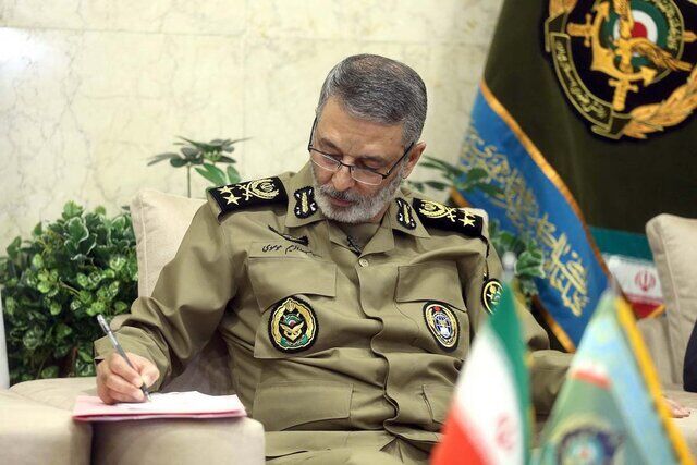   ارتش، بازوی توانمند صیانت از نظام و دفاع از استقلال