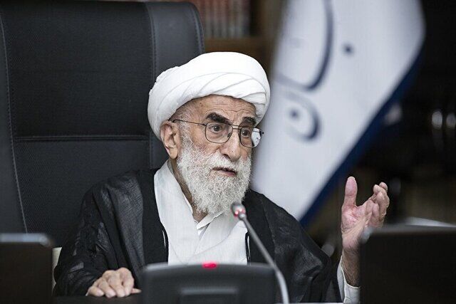 آیت‌الله جنتی: آمریکا تمام راه‌ها را برای شکست مردم ایران امتحان کرد