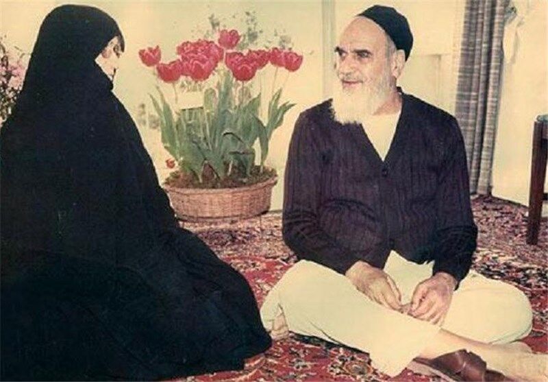 بنیانگذار انقلاب اسلامی اینگونه قربان‌صدقه همسرش می‌رفت+ متن نامه عاشقانه امام