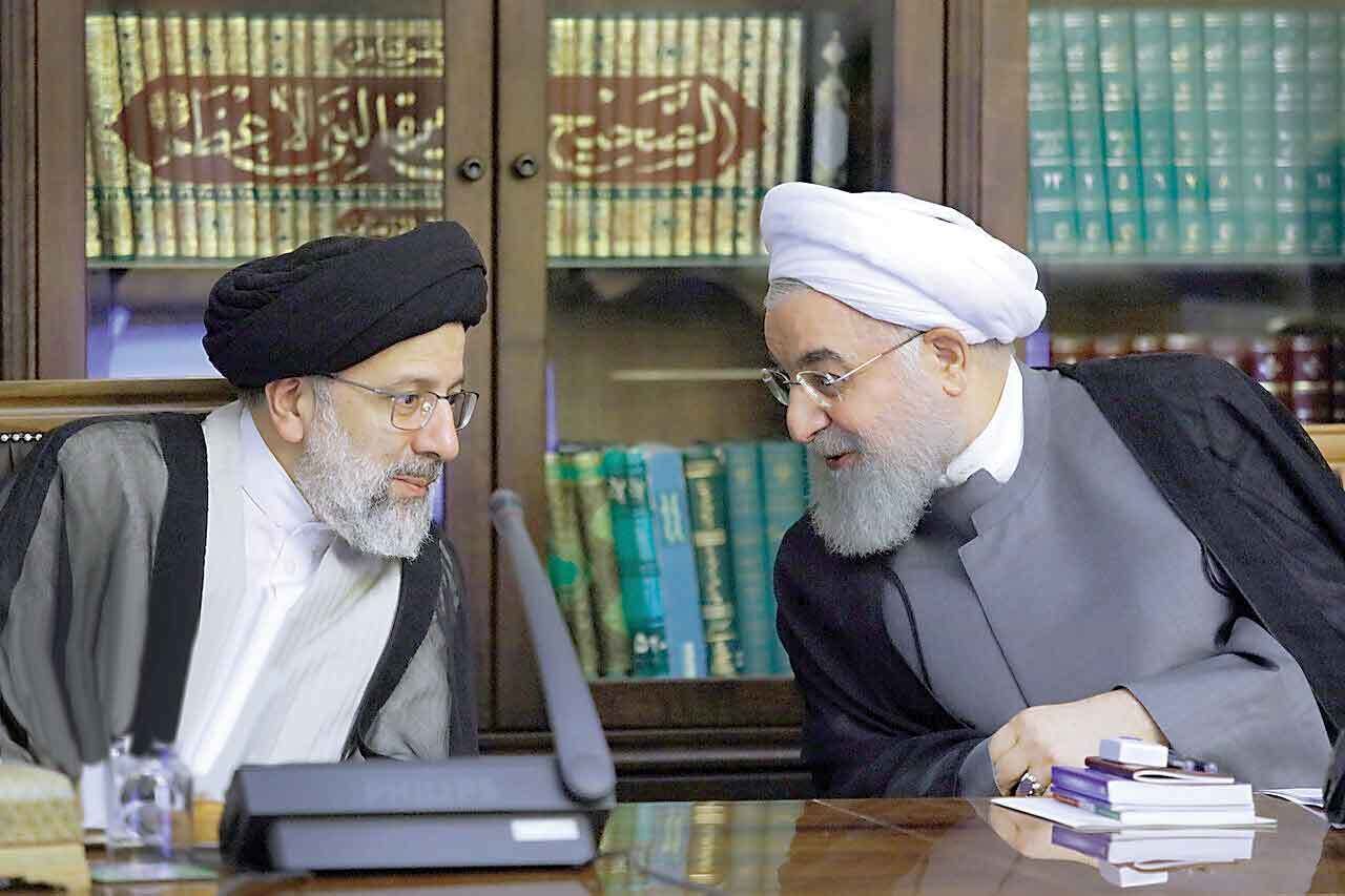 حمله تند و عجیب رسانه دولت به روحانی؛ ملموس‌­ترین ارتباط‌شان با مردم از پشت شیشه دودی و در مسیر رفت و برگشت میان پاستور و جماران بوده!