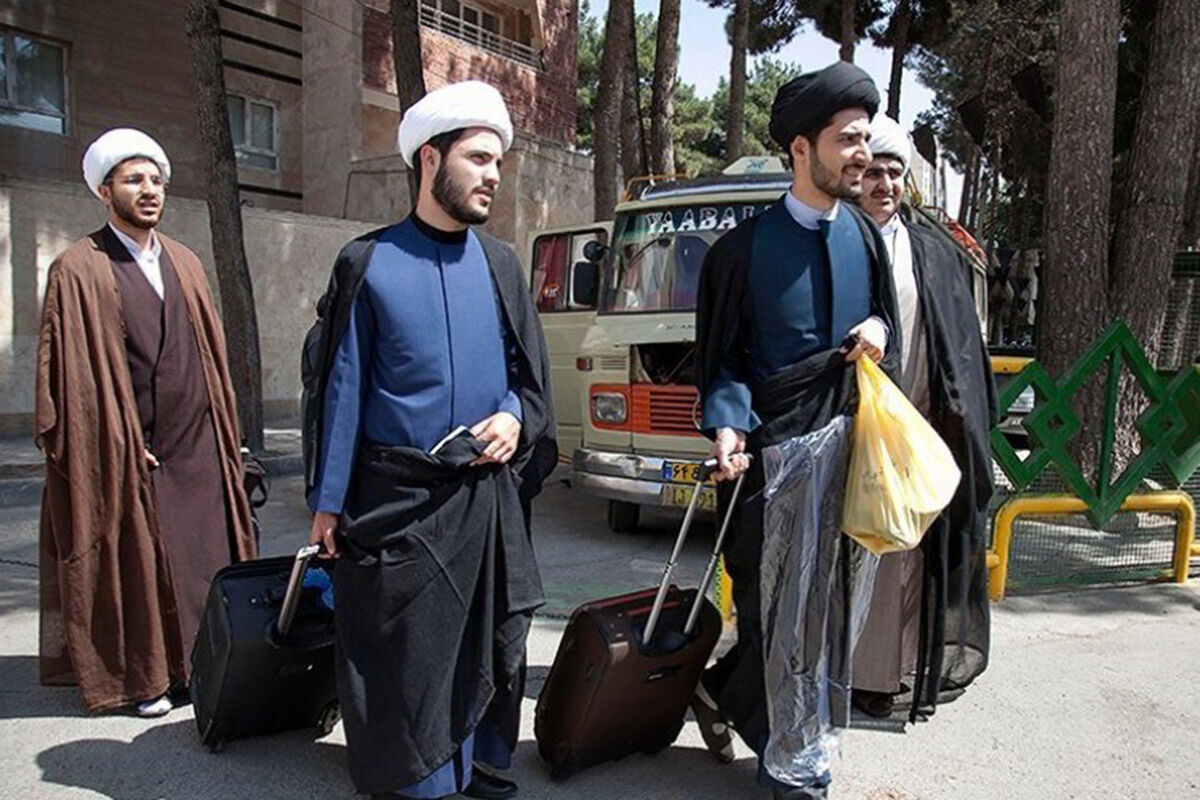 تبلیغ و اعزام مبلغ در استان‌ها بسیار بحرانی شده است