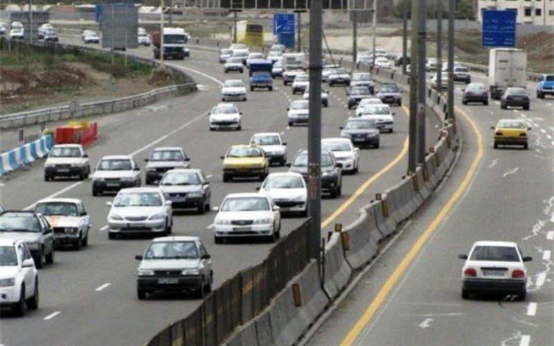 افزایش ۲۰ درصدی تردد در روز اول مهر در تهران/ جریمه سرویس‌های مدارس فاقد برچسب از هفته آینده