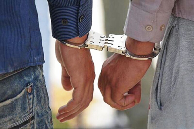 دستگیری دو سارق نقابدار با شلیک پلیس