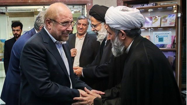 دفاع تمام قد طائب از قالیباف؛ خانواده رئیس مجلس مثل همه مردم بلیط خریدند و سفر رفتند/ قالیباف گفت 2 میلیون پس انداز دارم، نگفت حقوق نمی‌گیرم !+ جزئیات
