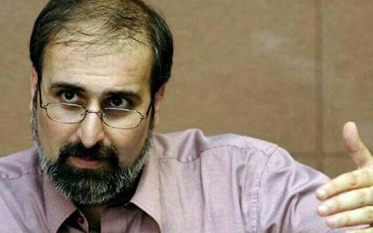 برای رهبر انقلاب به جای «آیت الله» از عبارت «ایزدنشان» استفاده کنید