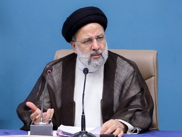 دانشجوی سیاسی باید آماده خطر کردن باشد و وارد میدان شود؛ بالاخره یک چیزی می‌شود