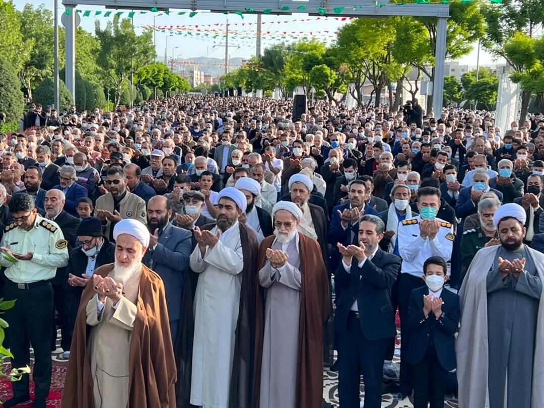 عید فطر، عید بازگشت به فطرت و رسیدن به کمال در انوار الهی است