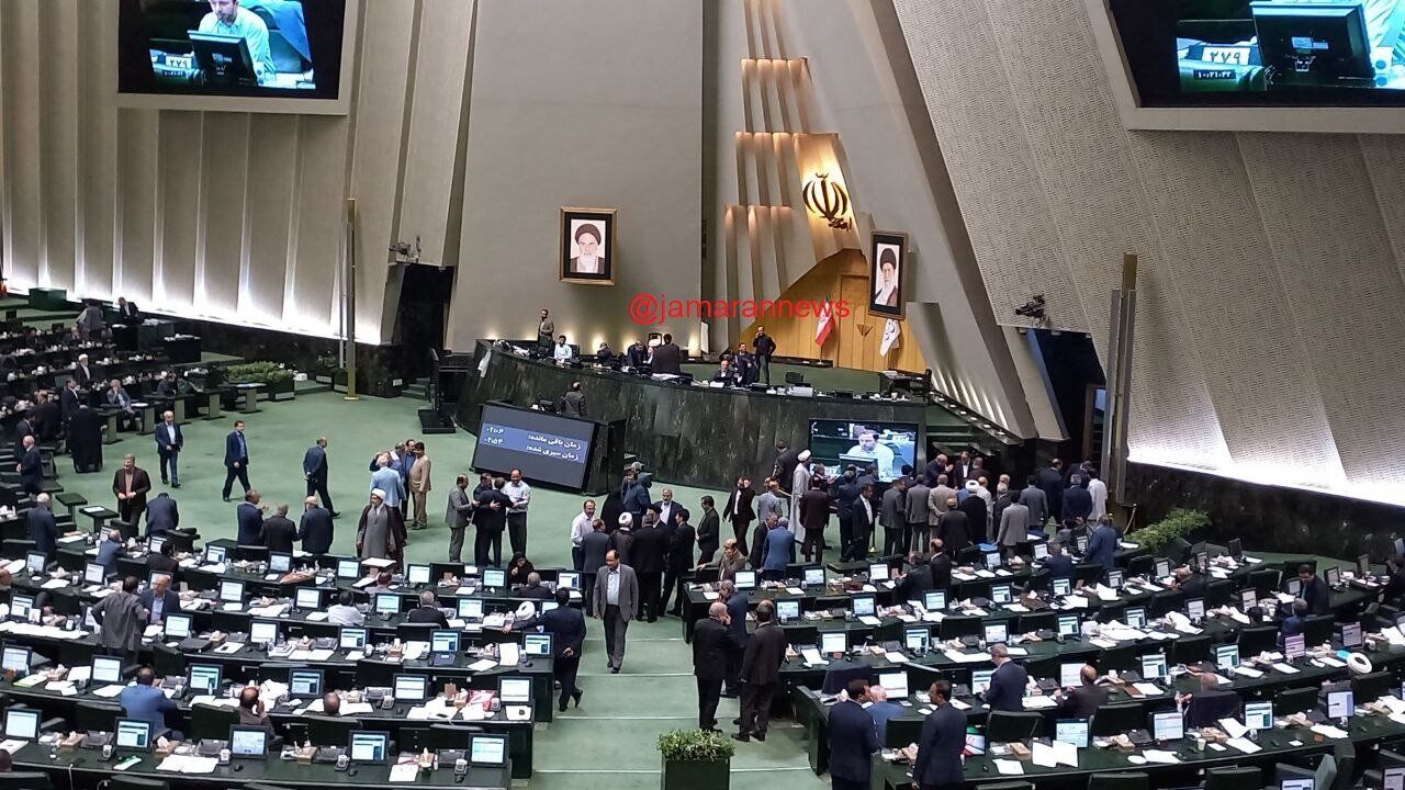 فیلمی از درگیری فیزیکی در انتخابات هیات رئیسه مجلس + ویدئو