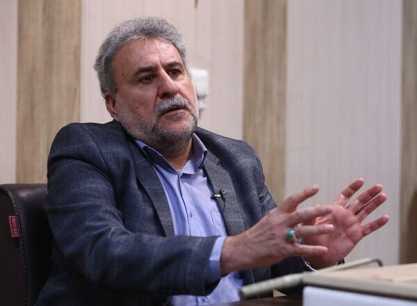 حشمت‌الله فلاحت‌پیشه: آمریکایی‌ها به‌شدت تلاش می‌کنند قبل از انتخابات ۱۲ آبان وارد جنگ با ایران نشوند / پیام عاصم منیر به تهران ضرب‌الاجل آمریکا به ایران بود