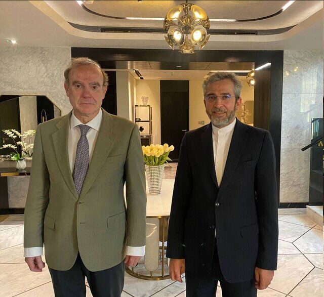 گزارش توییتری باقری از دیدار با انریکه مورا؛ جلسه‌ای جدی و سازنده بود