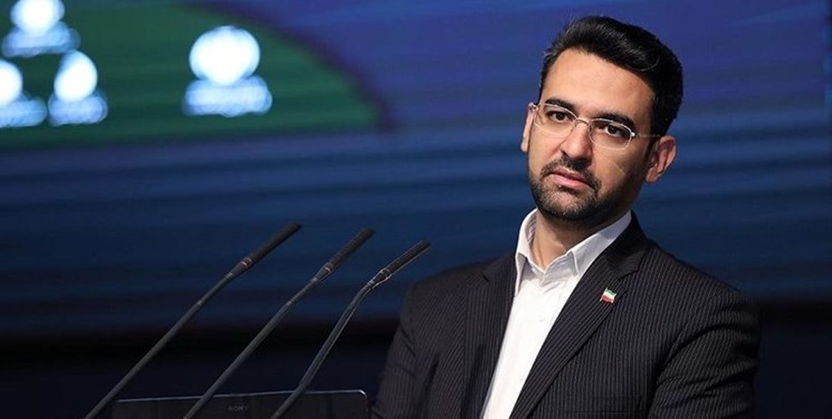 وزیر سابق نحوه هک کردن دوربین‌های تشخیص چهره پلیس را آموزش داد!