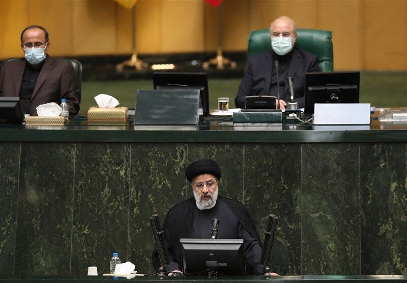 هشدار جدی به مسئولان؛ افزایش سن بازنشستگی، اخذ مالیات از کشاورزان و کارمندان، اخذ یورو به عنوان عوارض خروج از کشور باعث اعتراضاتی می‌شود که قابل کنترل نیست
