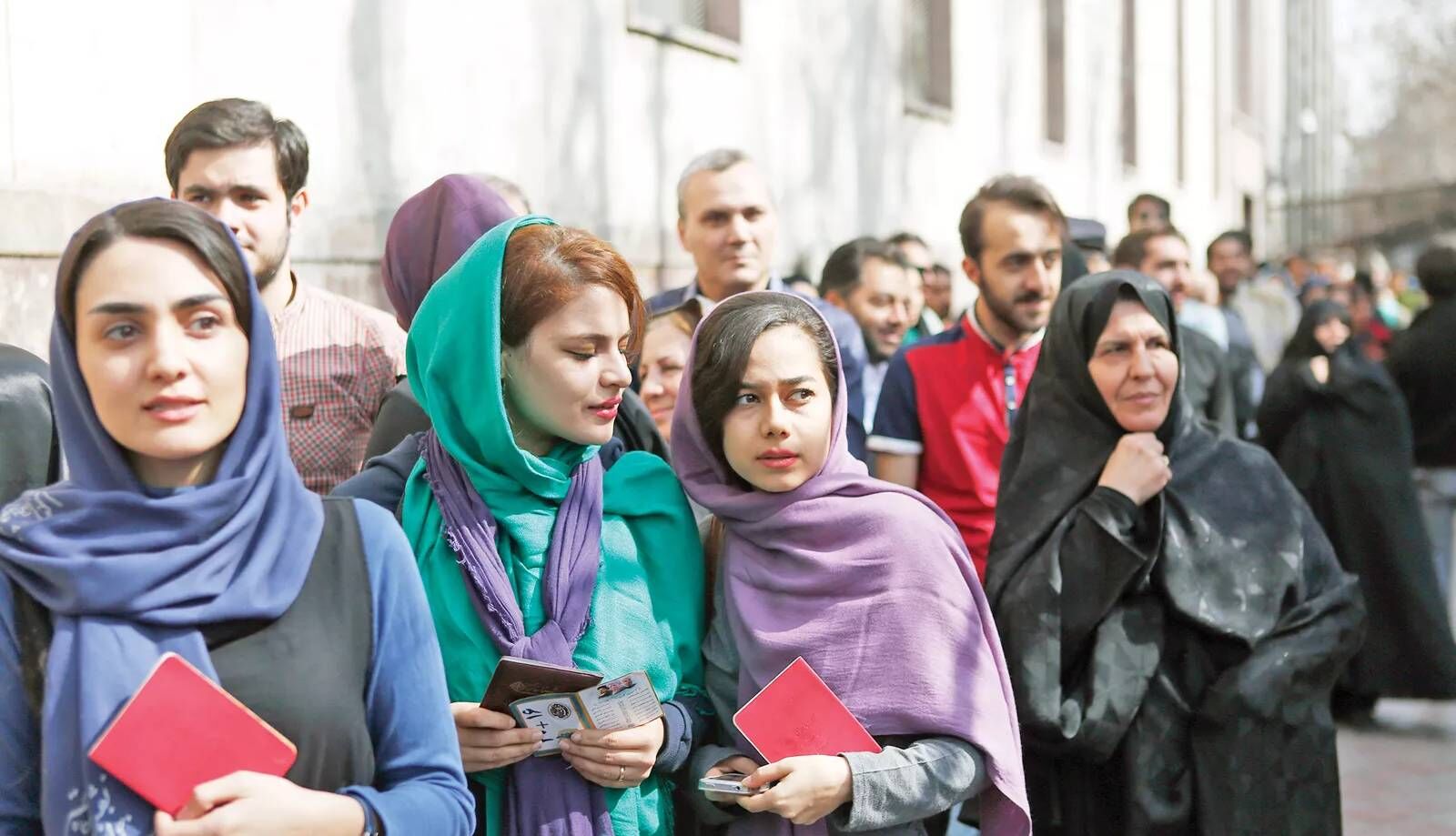 نظام سیاسی توان حل موضوع حجاب را ندارد