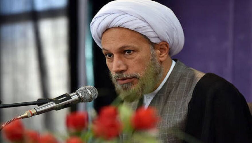 واکنش زیدآبادی به ادعای جنجالی امام جمعه شیراز درباره زندگی حیوانی مردم اروپا؛ از این همه تناقض سرسام گرفتیم!
