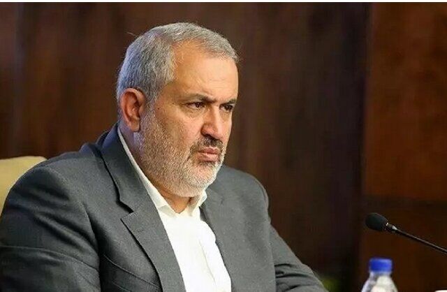 وزیر صمت پیگیر رفع عرضه توقیف خودروهای ثبت‌نامی توسط خودروسازان
