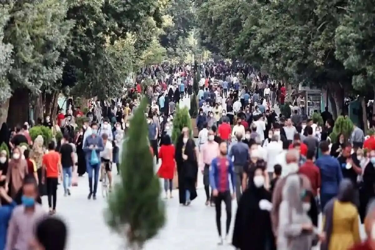 واکاوی چرایی از هم نپاشیدن جامعه ایرانی با وجود بحران‌های اقتصادی؛ از درهم‌تنیدگی شبکه‌های اجتماعی، سوگیری‌های رفتاری تا واکنش‌های دفاعی، تجربیات جمعی و سنت‌های تاریخی