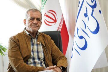 دیدار مسعود پزشکیان با اعضای مجمع مدرسین حوزه علمیه قم + عکس