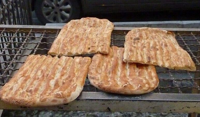 بلایی که گرانی نان بر سر سفره‌های مردم آورد؛ نان نسیه و نصفه هم از راه رسید!