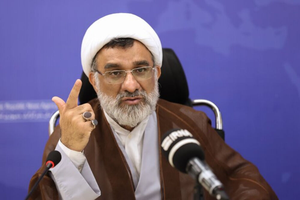 خسروپناه: احتمال تصویب افزایش سن جذب معلمان وجود دارد
