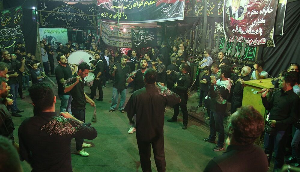 در صداوسیما مطرح شد: افراد مشروب خورده هم در هیات عزاداری حاضر می‌شوند + ویدئو