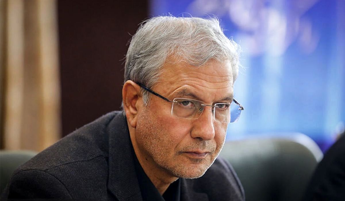 کنایه تند علی ربیعی به رحیم پور ازغدی و نمایندگان تندرو مجلس؛ این افراد فاقد هرگونه تربیت گفتاری  و کلامی هستند