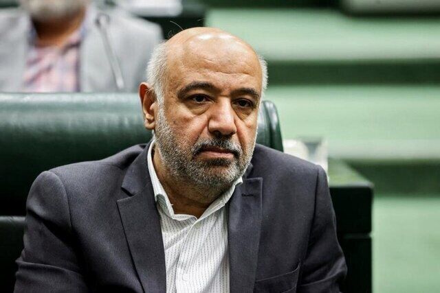 وزیر کار: امسال ۴۰۰ هزار نفر به جمعیت بازنشسته کشور اضافه شده است/به عقیده رئیس جمهور، در موضوع سخت و زیان آور، درست نیست که افراد در سنین حدود ۵۰ سال بازنشسته شوند و به سراغ شغل دیگر می روند و فرصت‌های اشتغال را از جوانان می‌گیرند