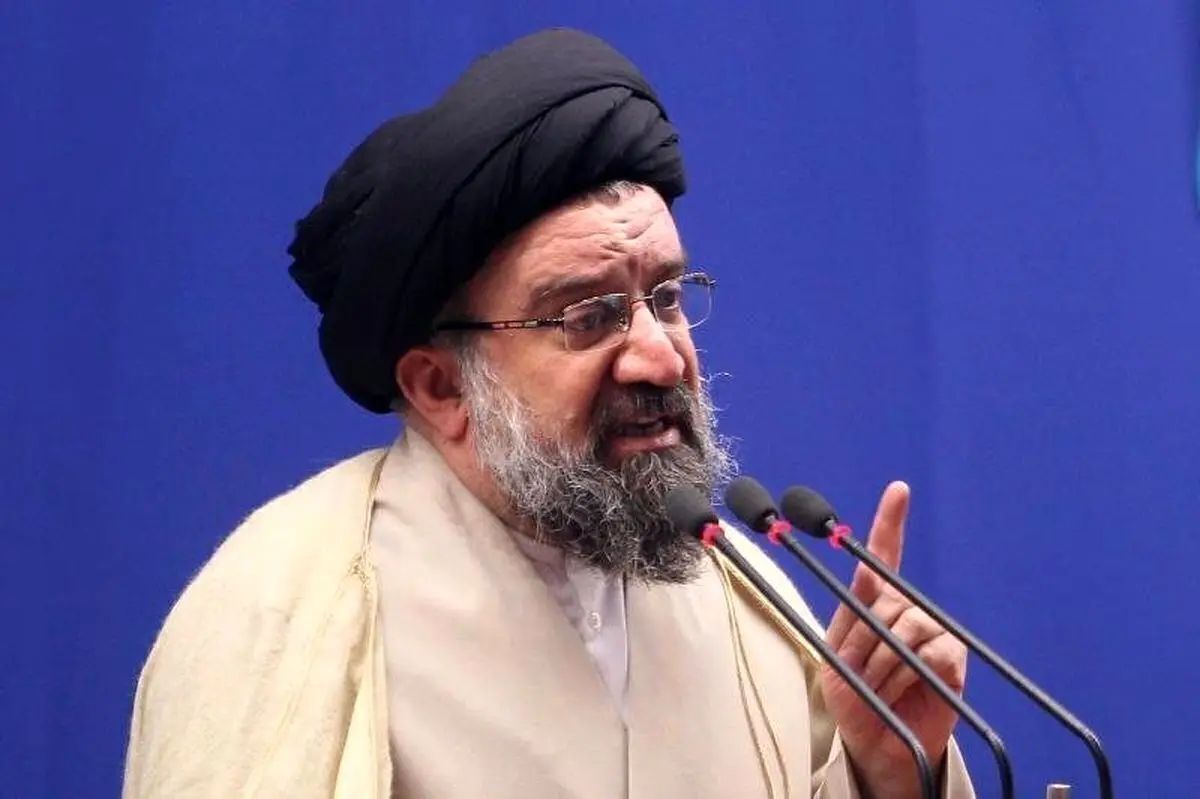 احمد خاتمی: تهدید مقام معظم رهبری محاربه است و محاربه حکم اعدام دارد / جواب آمریکا جز مقاومت نیست؛  تا آخرین قطره خون در برابر این طاغوت جنایتکار ایستاده‌ایم