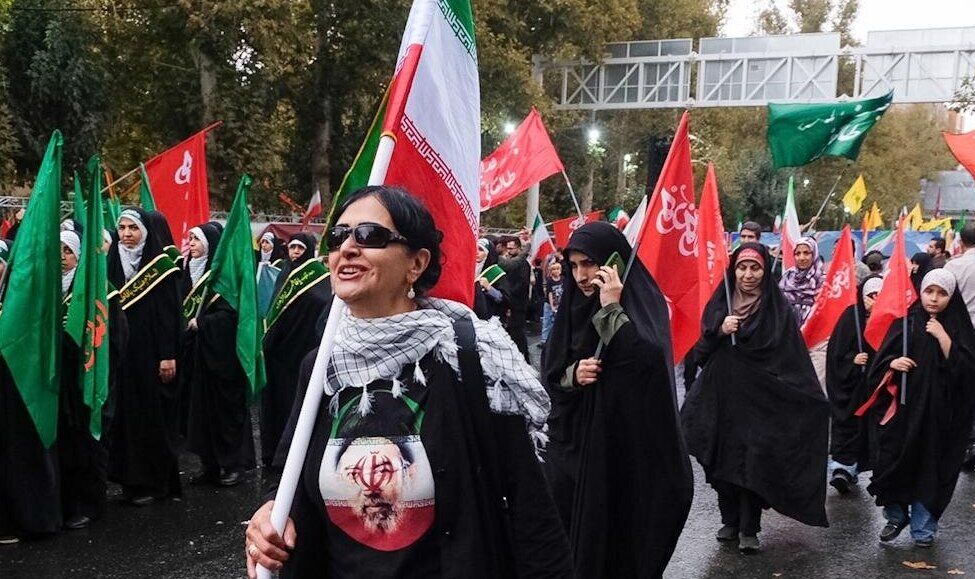 صداوسیما عکس زن بدون روسری منتشر کرد!‌ + عکس