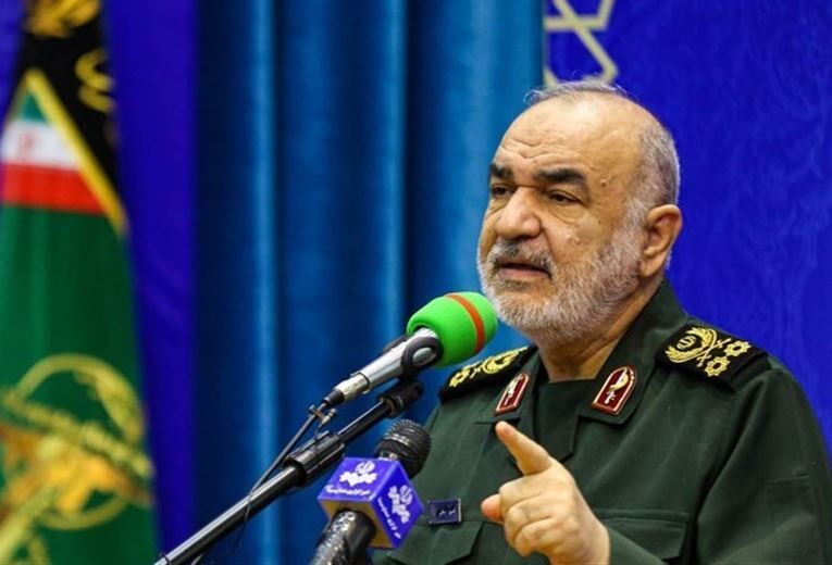 دشمنان می‌خواستند جوانان را از حجاب و عفت جدا کنند اما تلاش‌های شیطانی آنان نابود شد