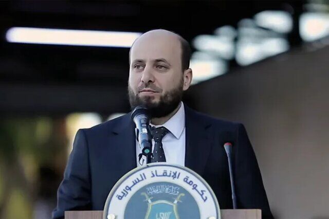 تصویری دیده نشده از چهره متفاوت نخست‌وزیر دولت انتقالی سوریه قبل و بعد از پست گرفتن + عکس