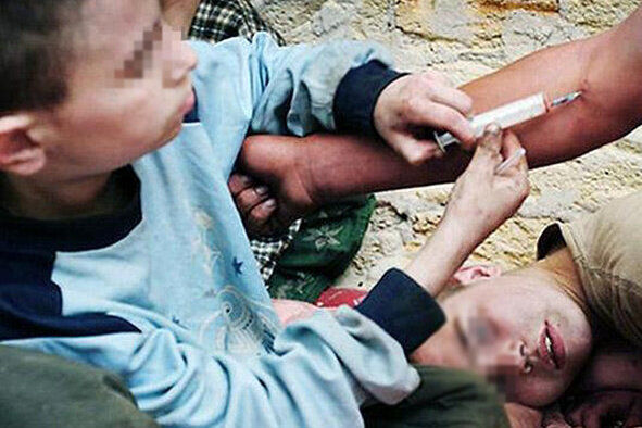 سن اعتیاد در کشور ٢۴ سال است