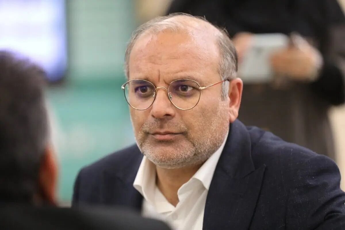 لک‌علی‌آبادی: مقایسه رئیس‌جمهوری که جانش را برای مردم گذاشته با بنی‌صدر، هم‌صدایی با دشمن است