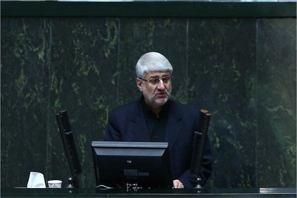 مجوز مجموعه‌هایی که حجاب را رعایت نمی‌کنند، لغو شود