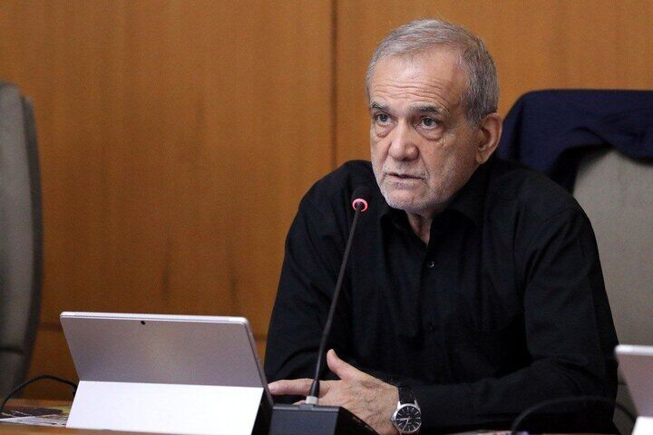 پزشکیان در دیدار با آیت‌الله شبیری زنجانی: توافق با آمریکا، پیروزی بزرگی برای مردم ایران محسوب می‌شود/ ۶ میلیارد دلار از منابع ما در قطر آزاد و به کشور بازگردانده می‌شود