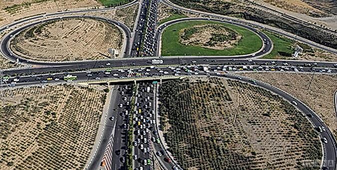 فروش نان در حاشیه بزرگراه‌‌های تهران + عکس