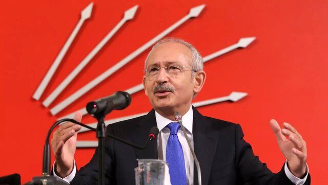 تصویر | قلیچدار اوغلو از اردوغان جلو افتاد
