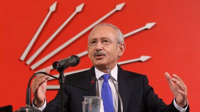 تصویر | قلیچدار اوغلو از اردوغان جلو افتاد