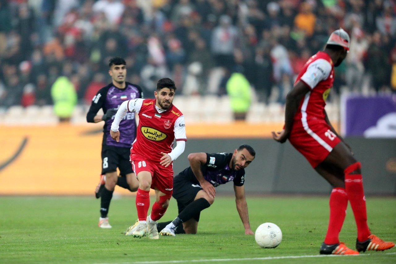 حمله هواداران پرسپولیس به داور+فیلم