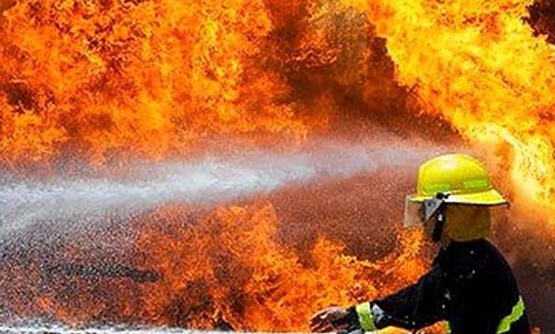 آتش سوزی گسترده انبار روغن خودرو در گناباد مهار شد