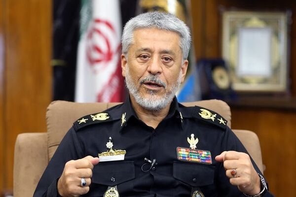 دریادار سیاری: دشمن مجبور است با ناکامی و آبروریزی منطقه را ترک کند