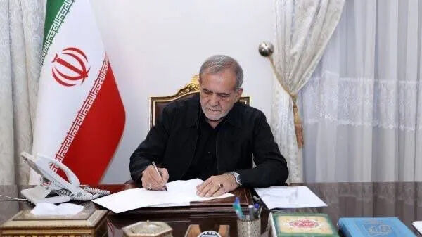 پیام پزشکیان به سرلشکر علی عبداللهی / دولت وفاق ملی نیروهای مسلح را از ارکان اقتدار، امنیت و استقلال کشور می‌داند