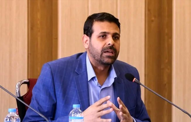 نادری، عضو هیات رئیسه مجلس: بررسی استیضاح وزرا فعلا در دستورکار هیات رئیسه مجلس نیست