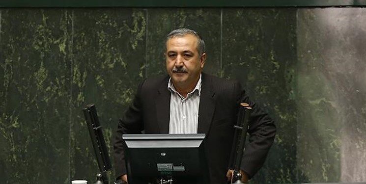 ویدئو | کنایه یک نماینده به رئیسی؛ انتخاب مدیران دولت انقلابی فقط از دانشگاه های امام حسین، امام صادق و آستان قدس!